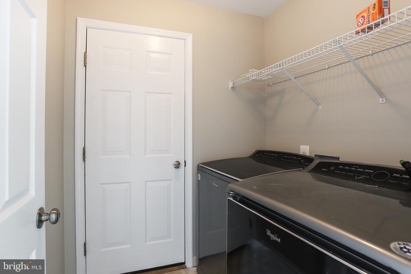905 WOODCREST LOOP