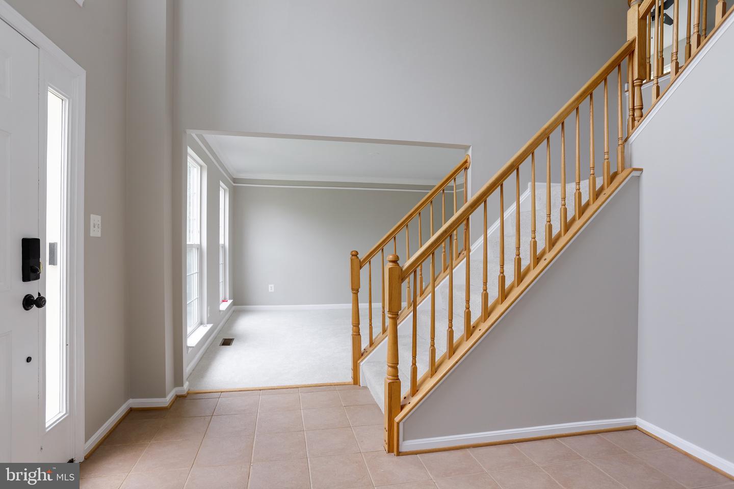 905 WOODCREST LOOP