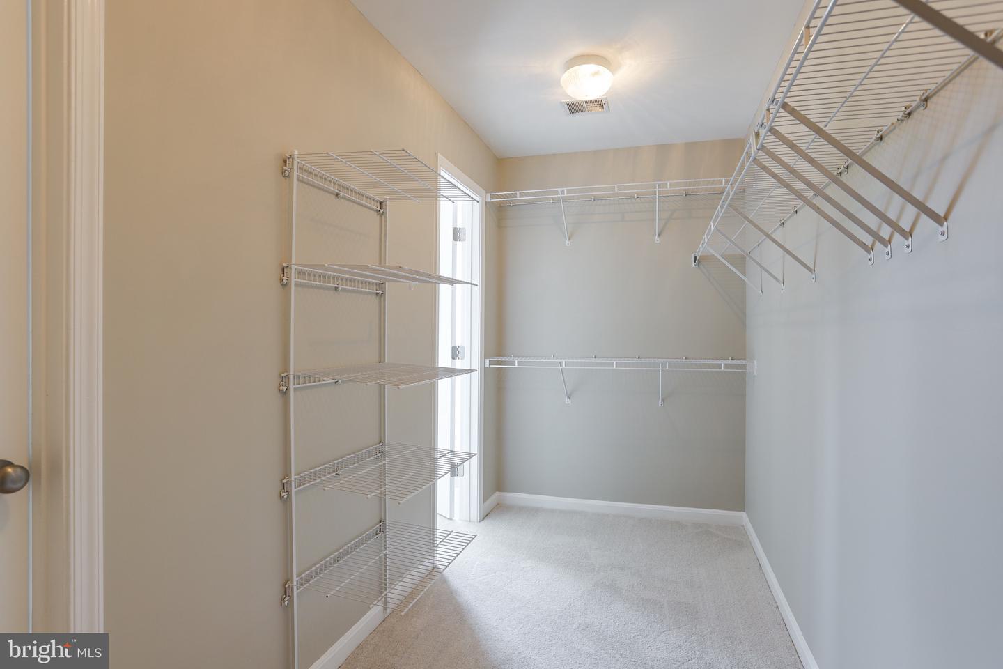 905 WOODCREST LOOP