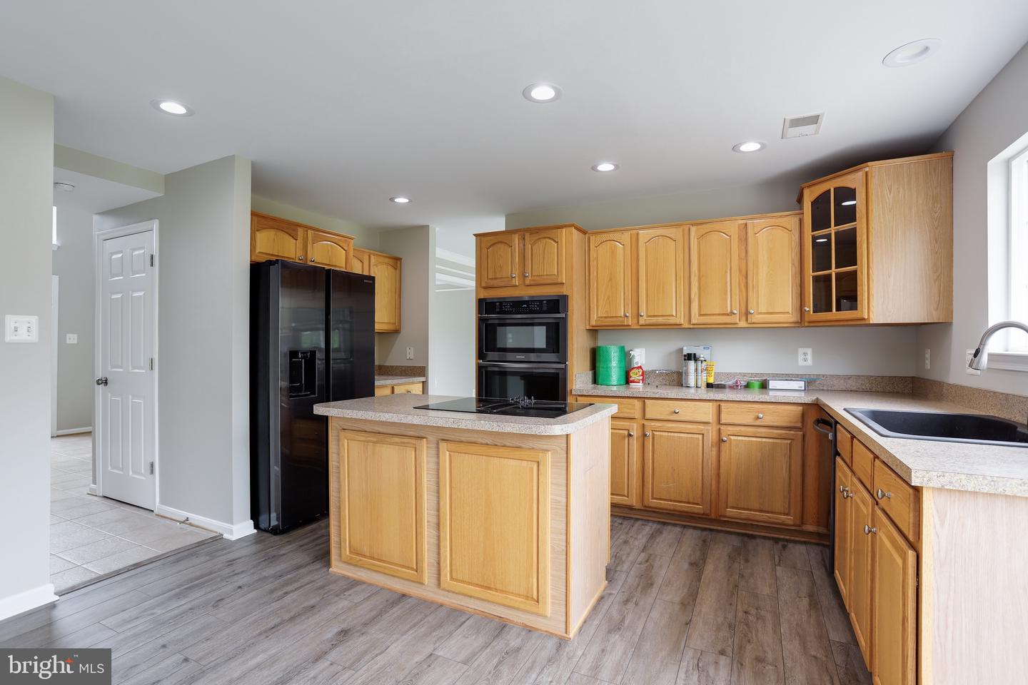 905 WOODCREST LOOP