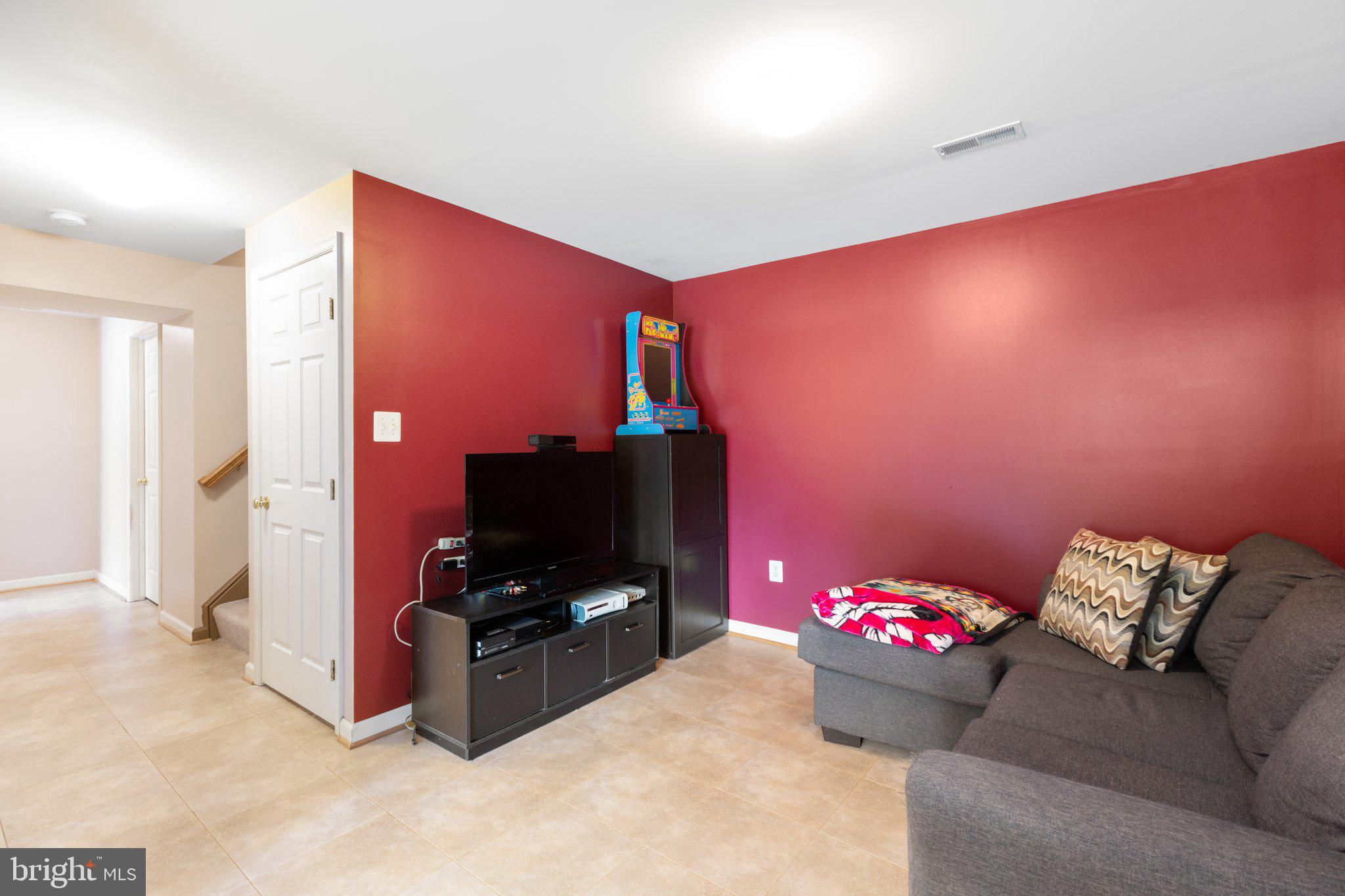15460 SHADOW DRIVE