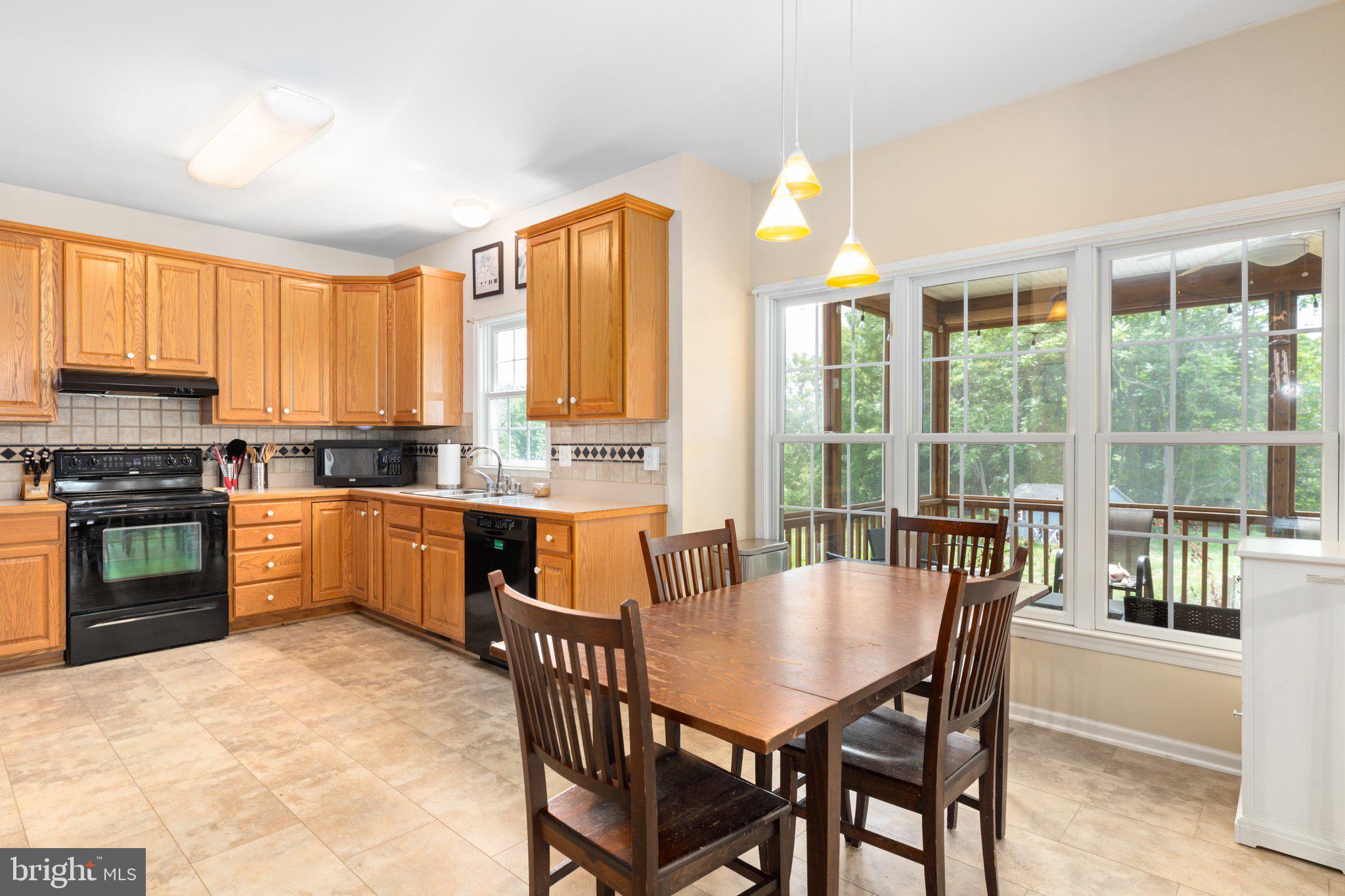 15460 SHADOW DRIVE