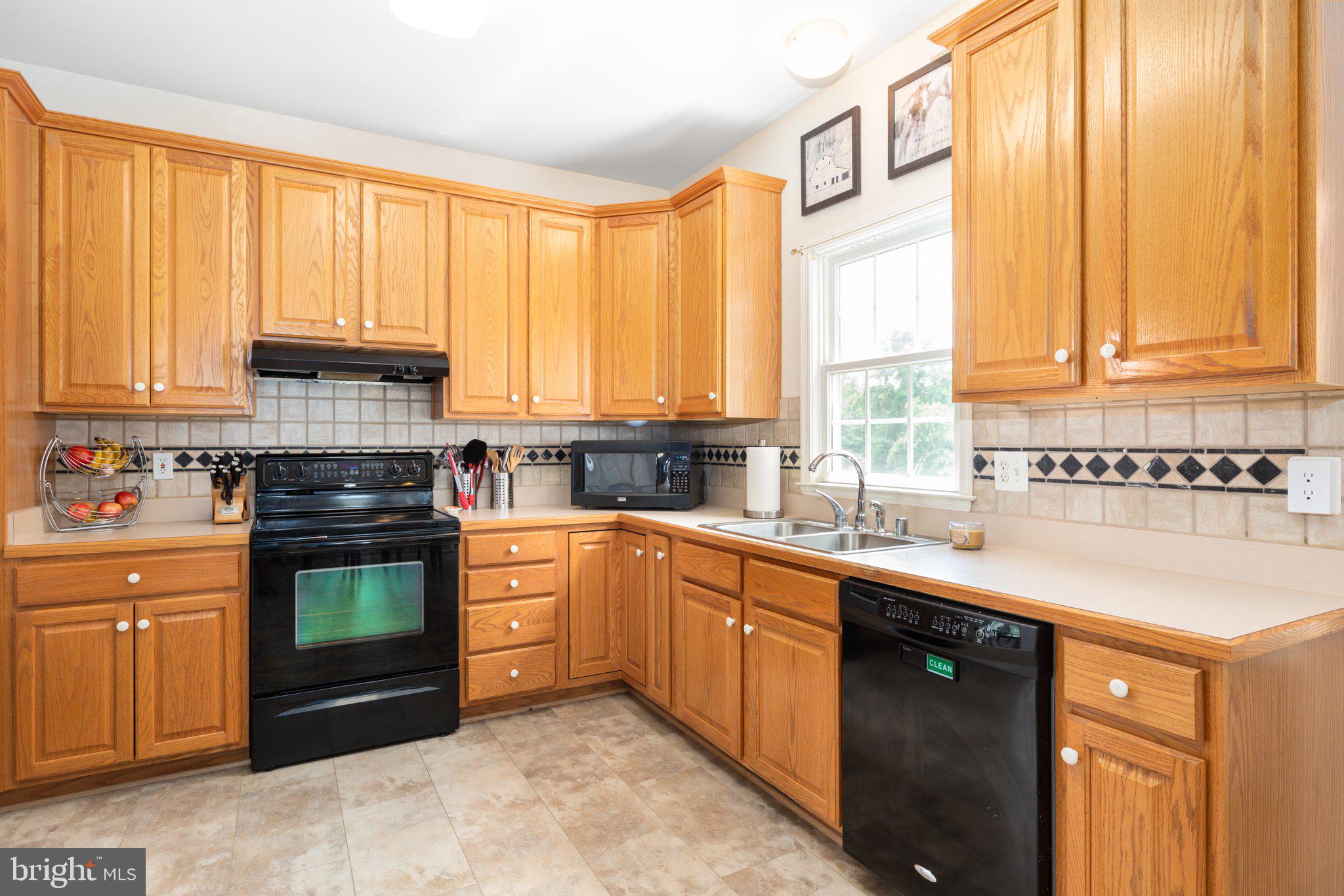 15460 SHADOW DRIVE