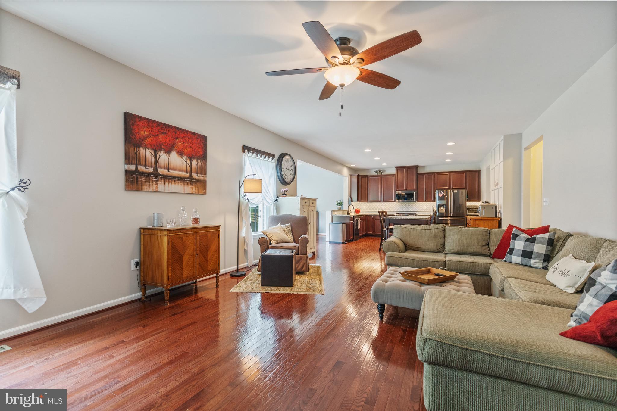 15058 North Ridge BOULEVARD