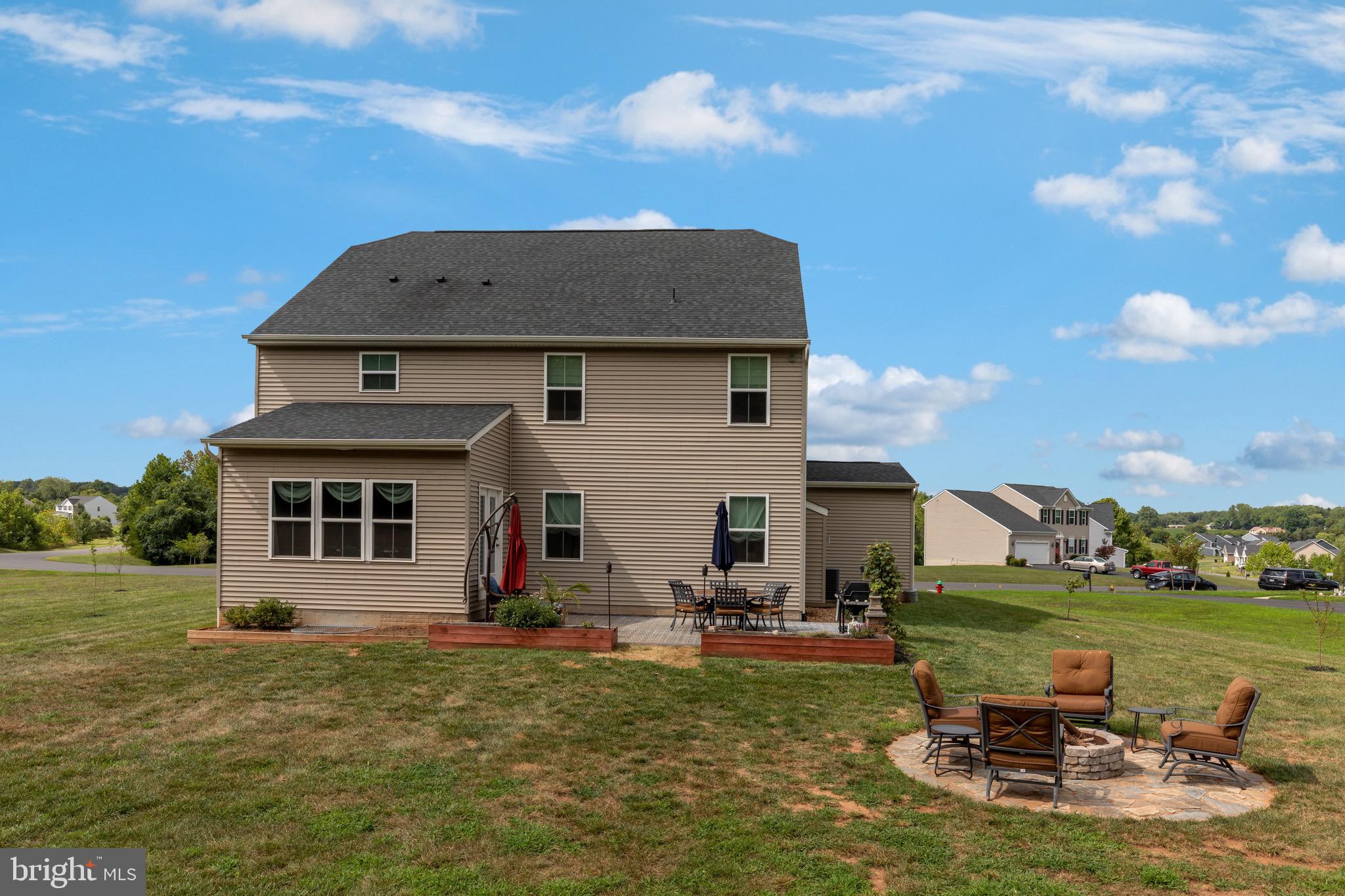 15058 North Ridge BOULEVARD