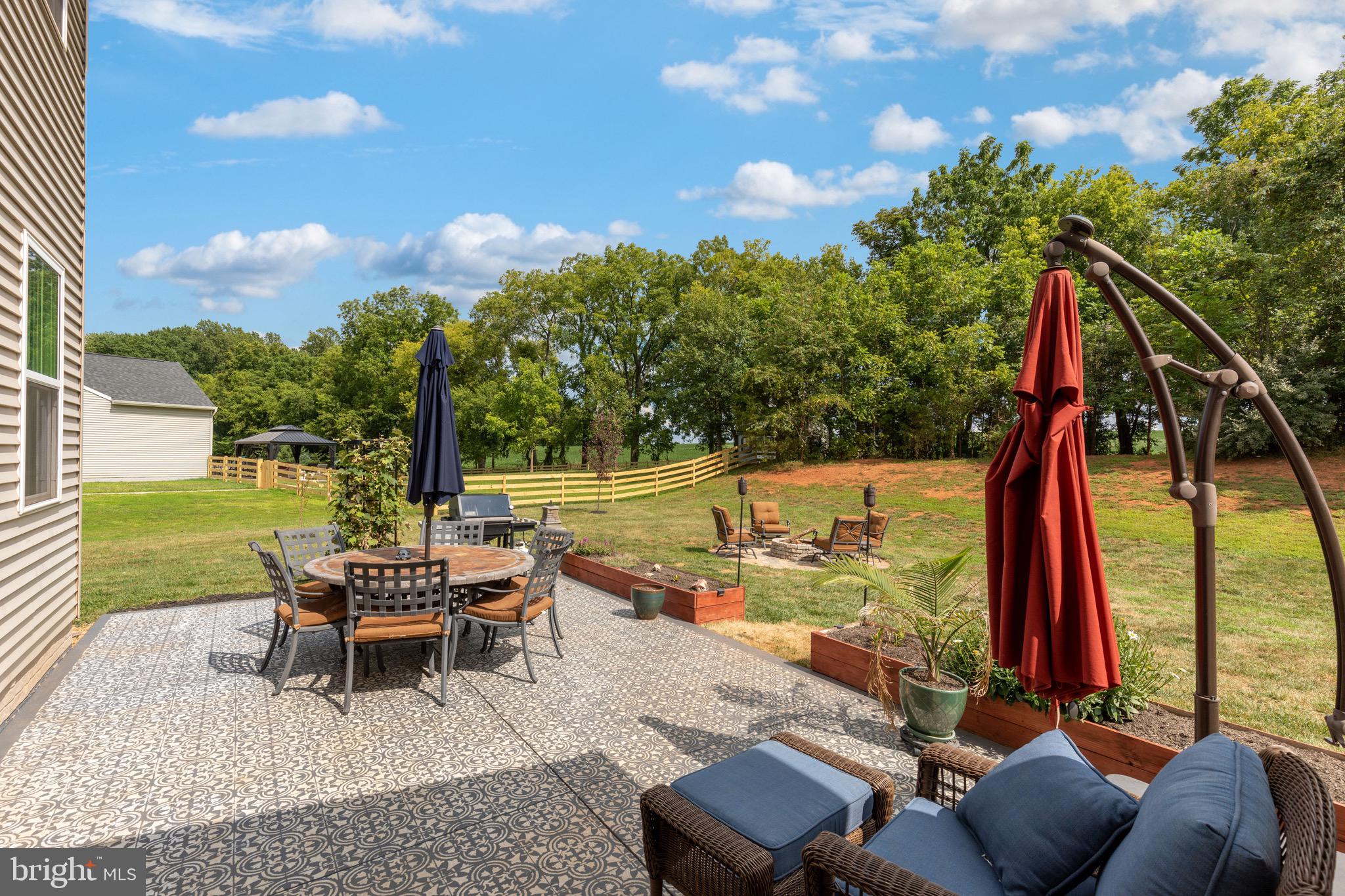 15058 North Ridge BOULEVARD