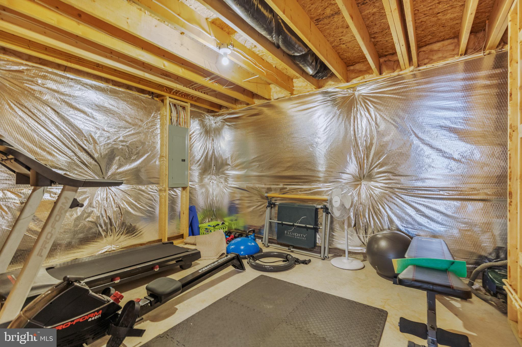 15058 North Ridge BOULEVARD