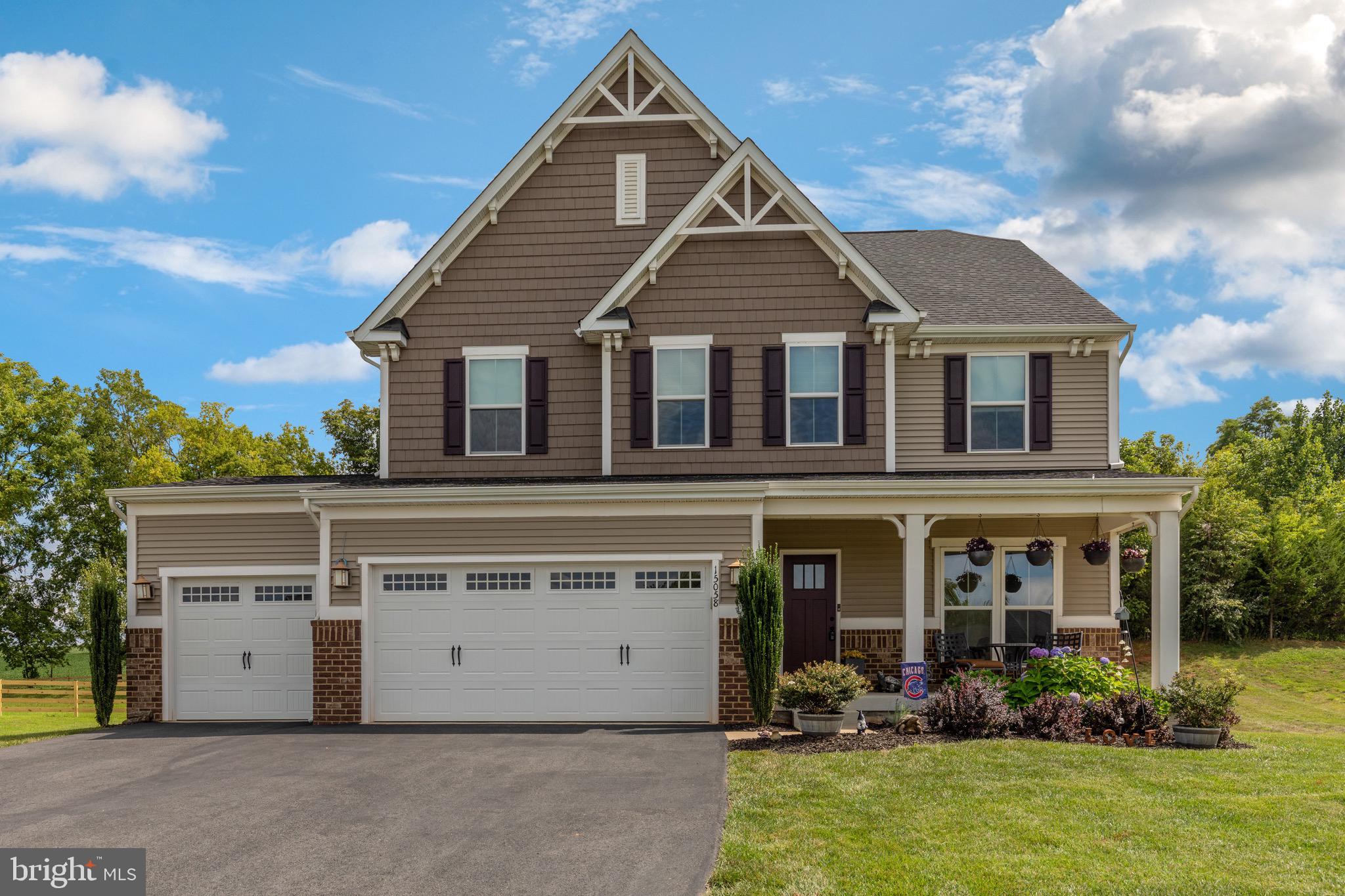 15058 North Ridge BOULEVARD