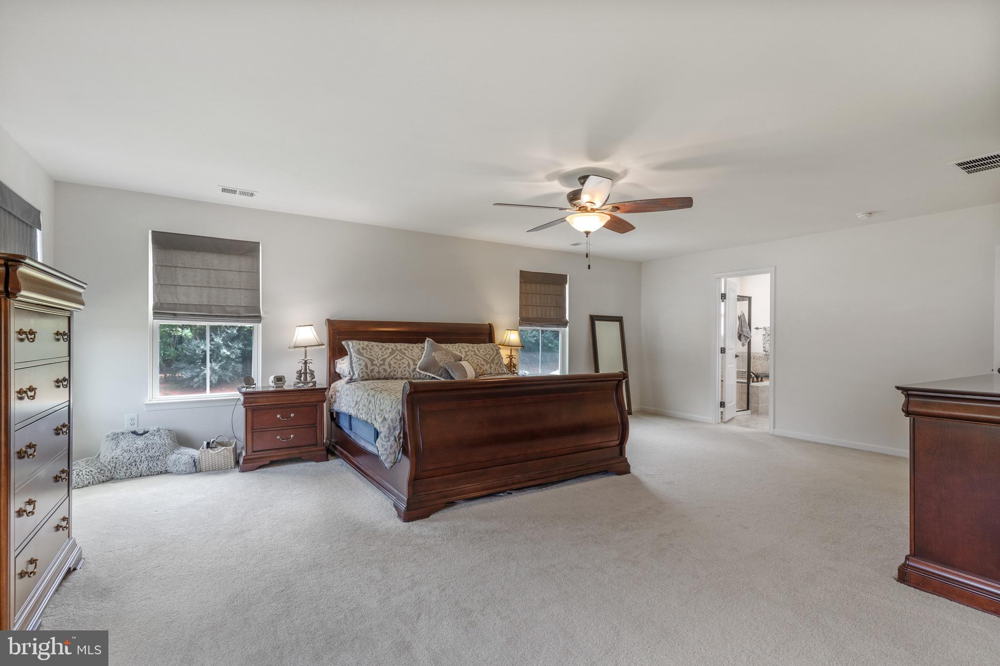 15058 North Ridge BOULEVARD