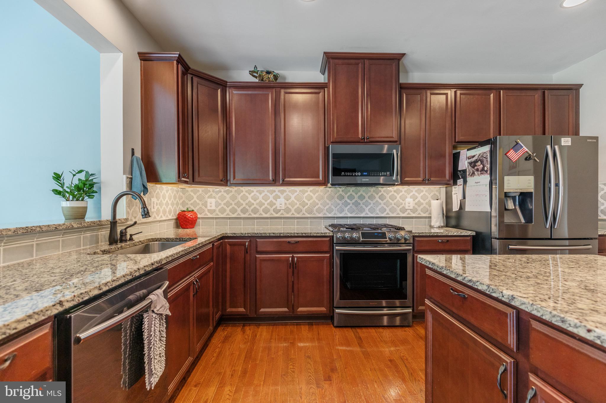 15058 North Ridge BOULEVARD