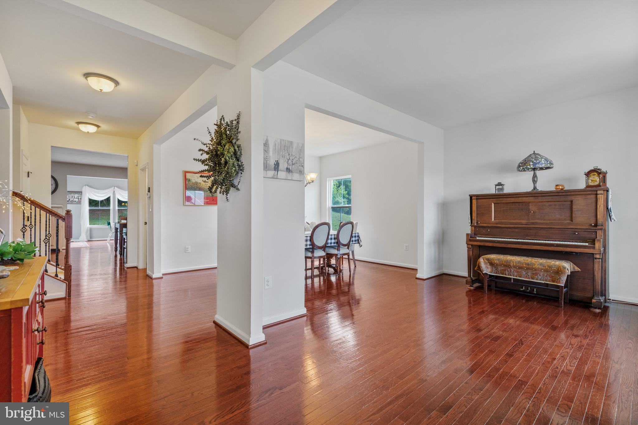 15058 North Ridge BOULEVARD