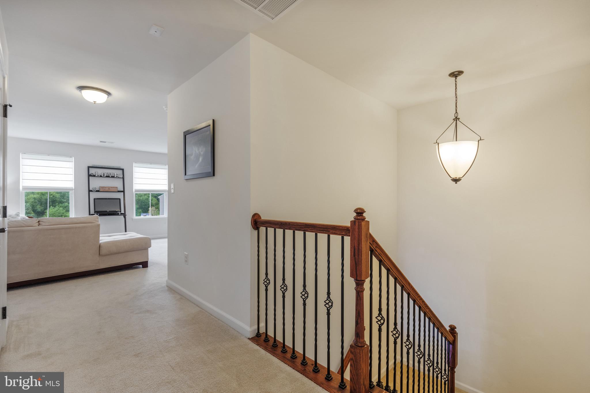 15058 North Ridge BOULEVARD