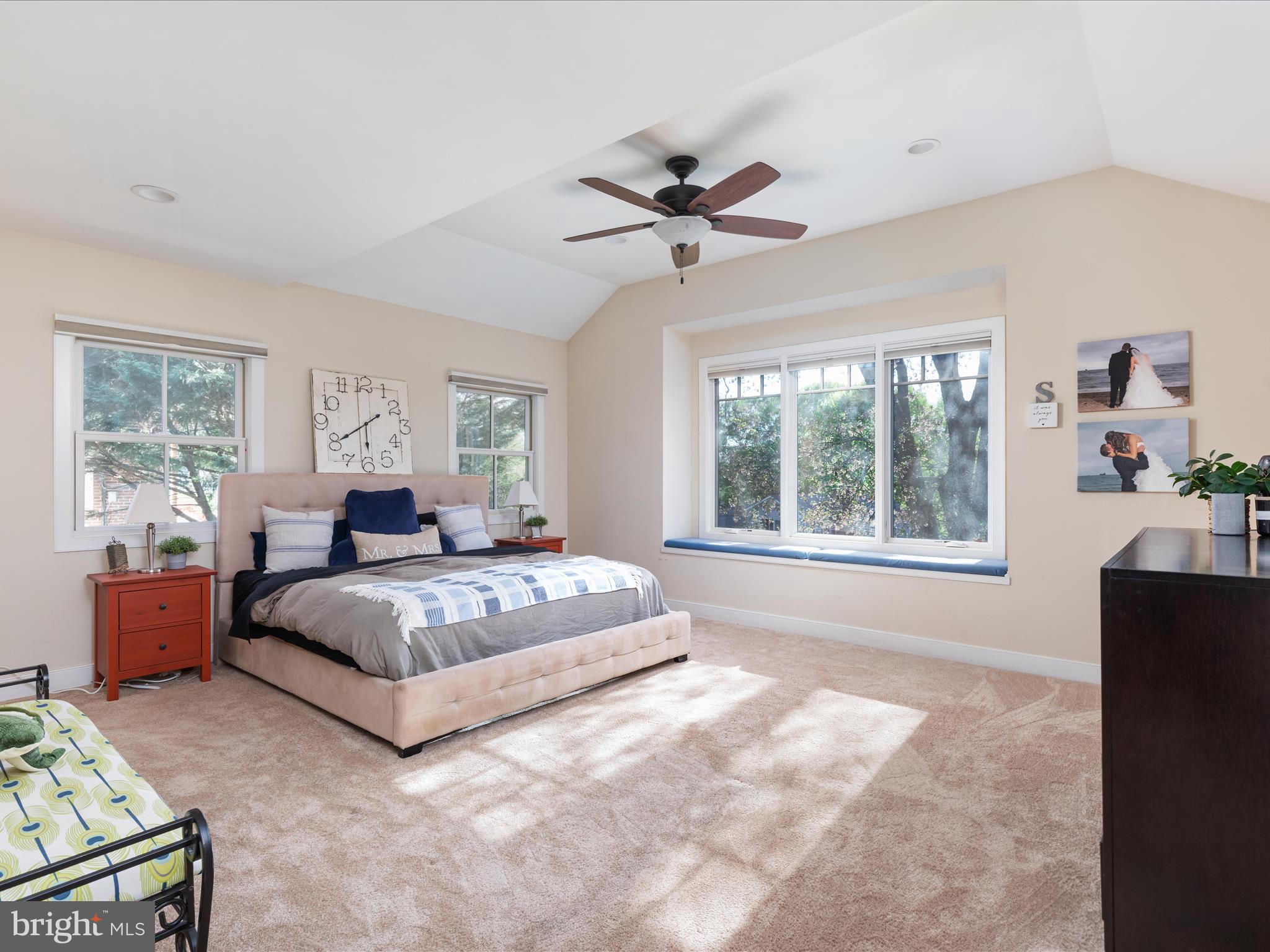 1126 Oaklawn Dr