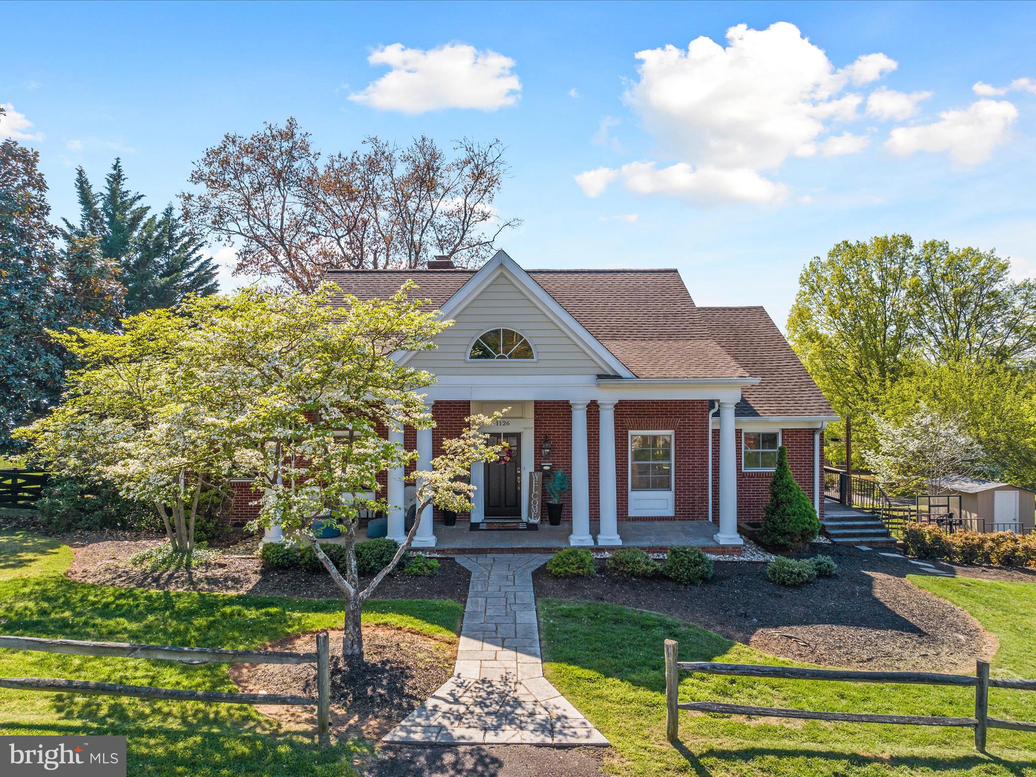 1126 Oaklawn Dr