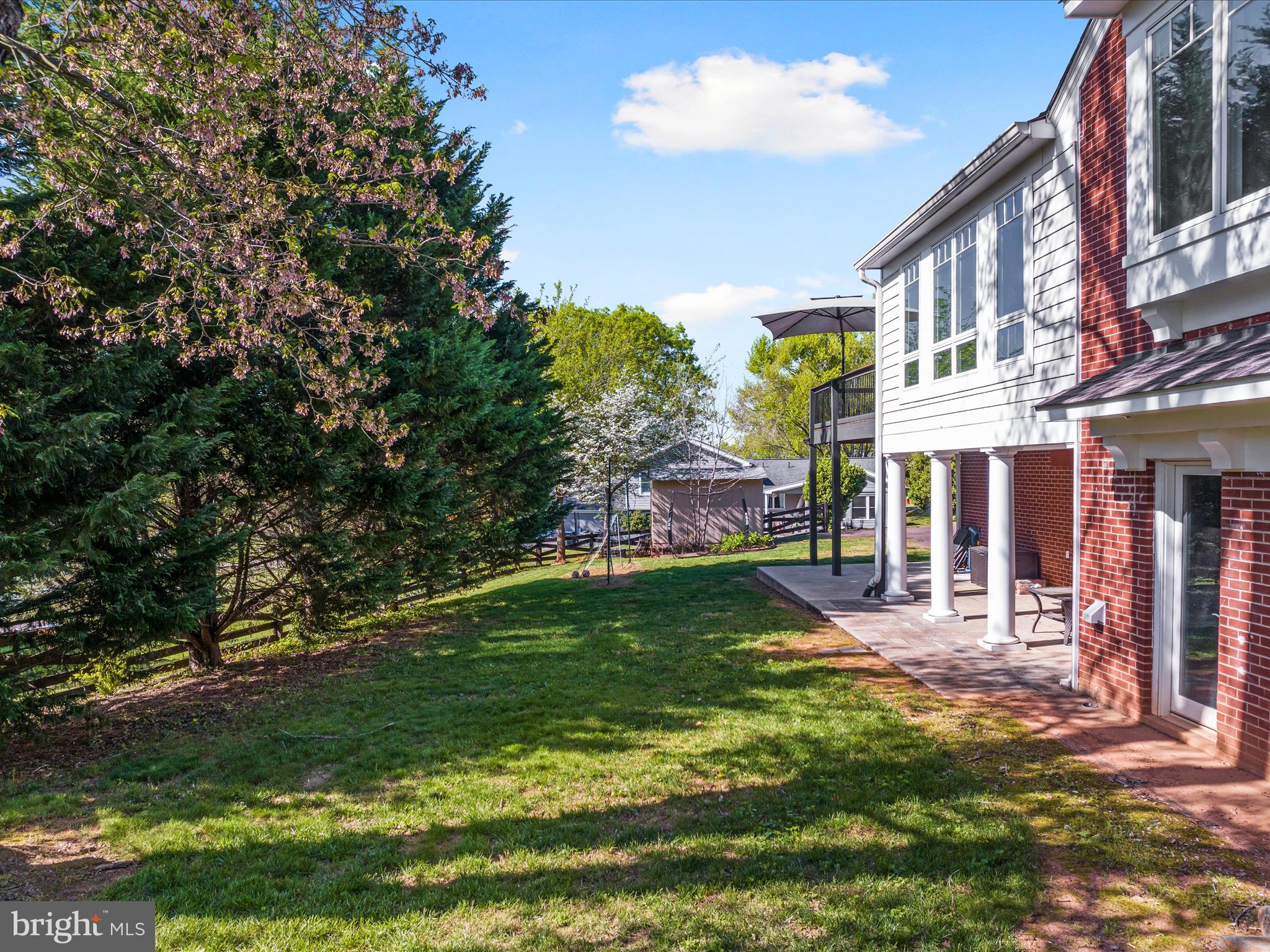 1126 Oaklawn Dr