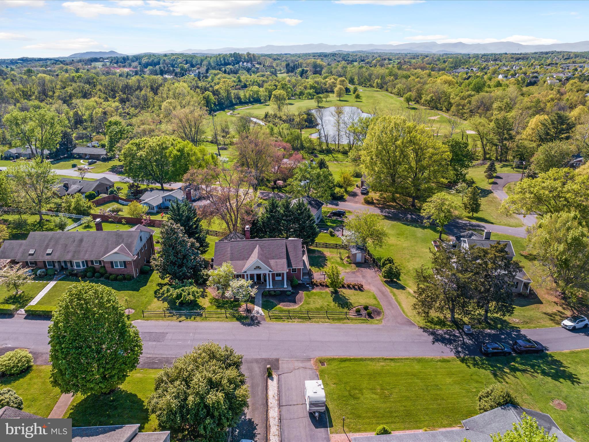 1126 Oaklawn Dr