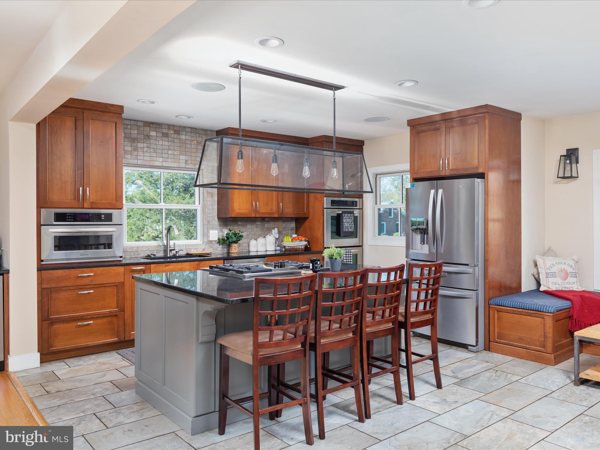 1126 Oaklawn Dr