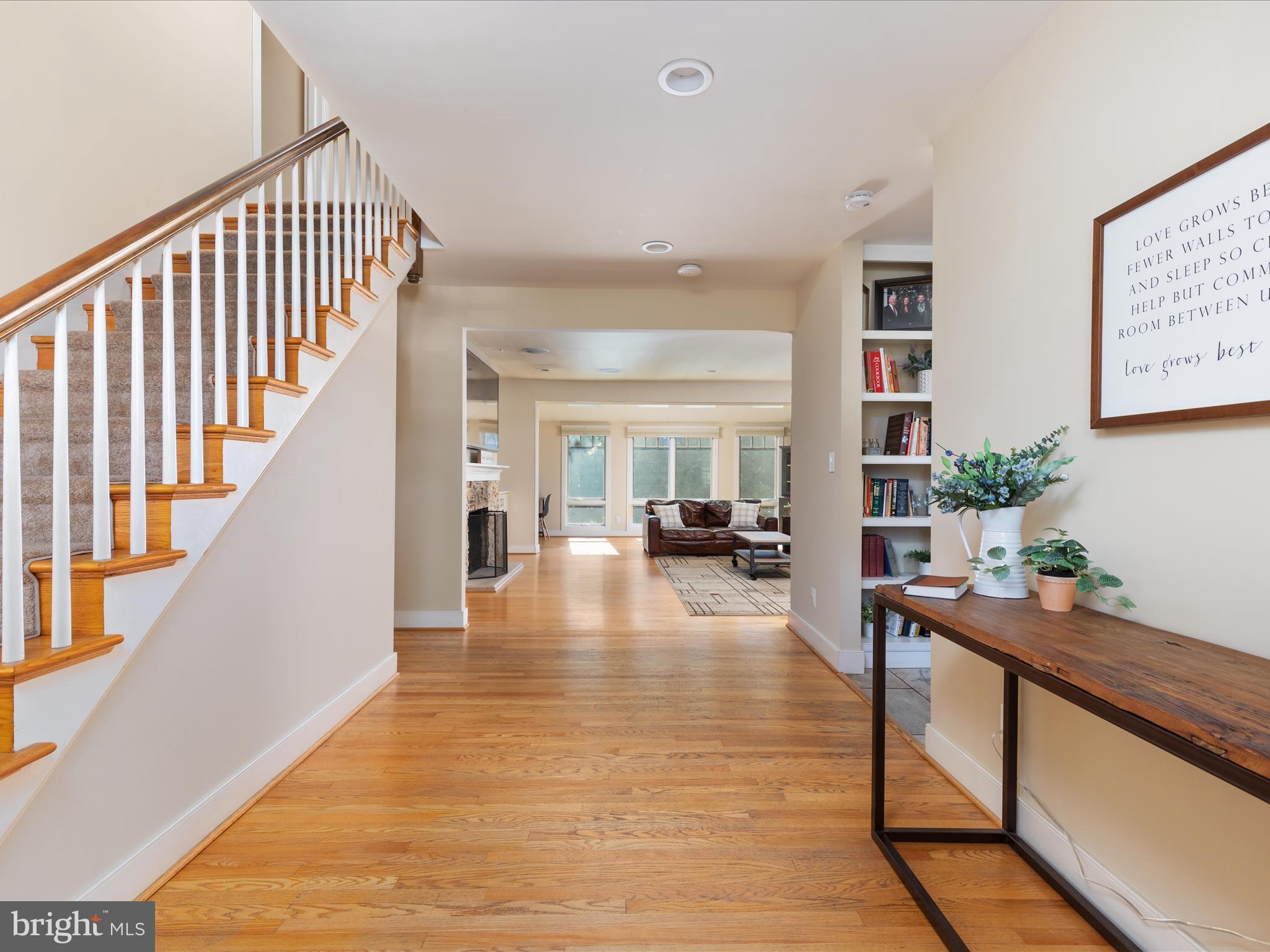 1126 Oaklawn Dr