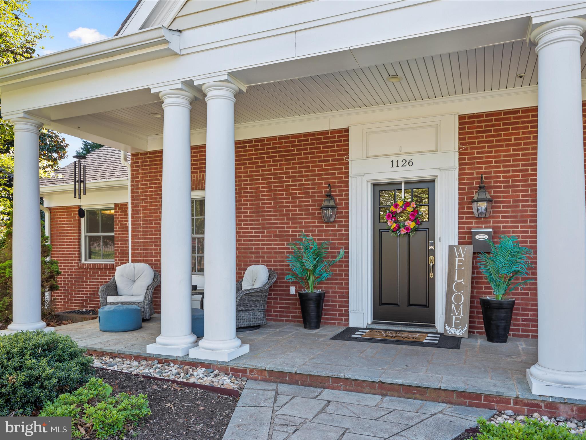 1126 Oaklawn Dr