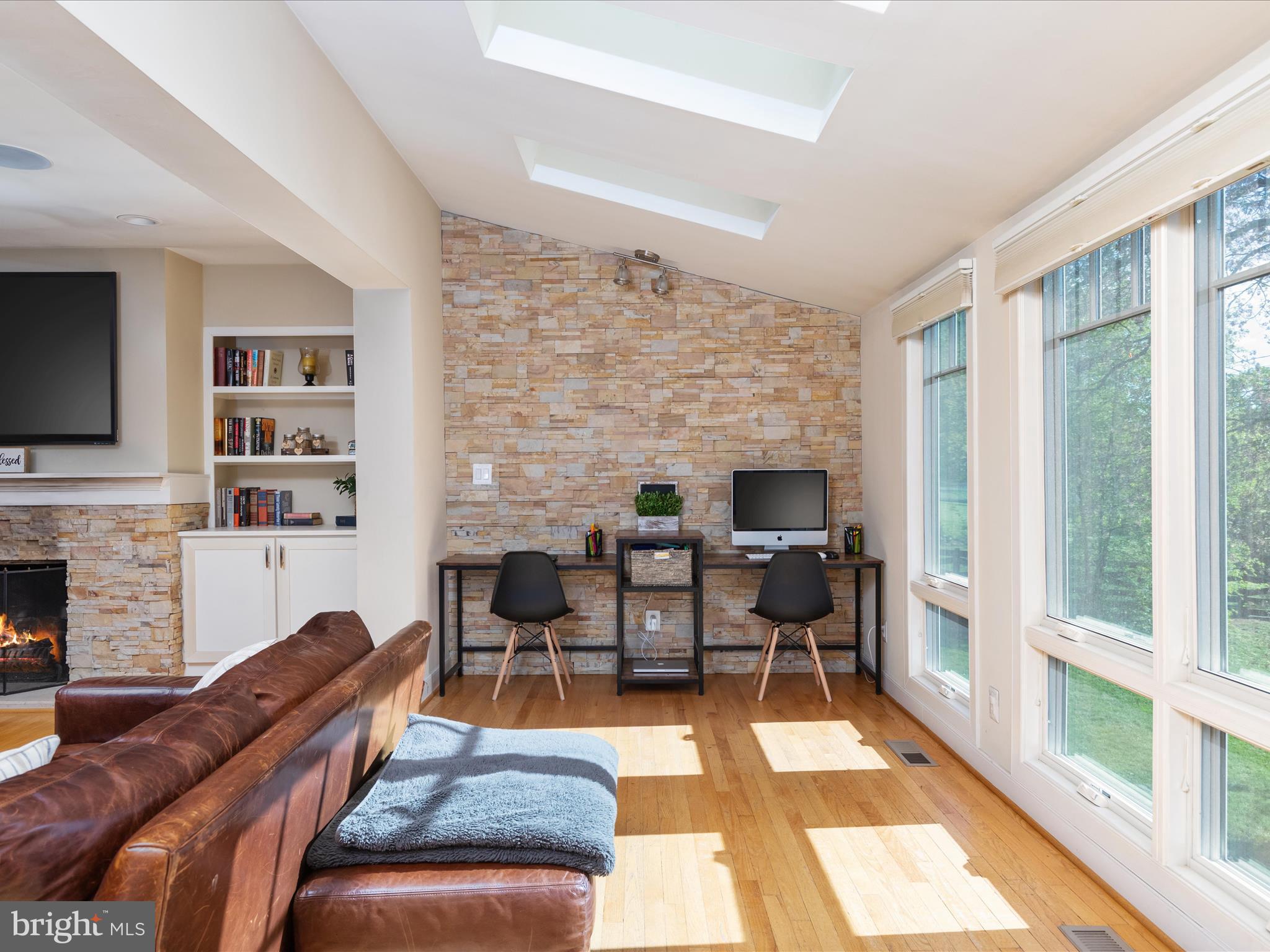 1126 Oaklawn Dr