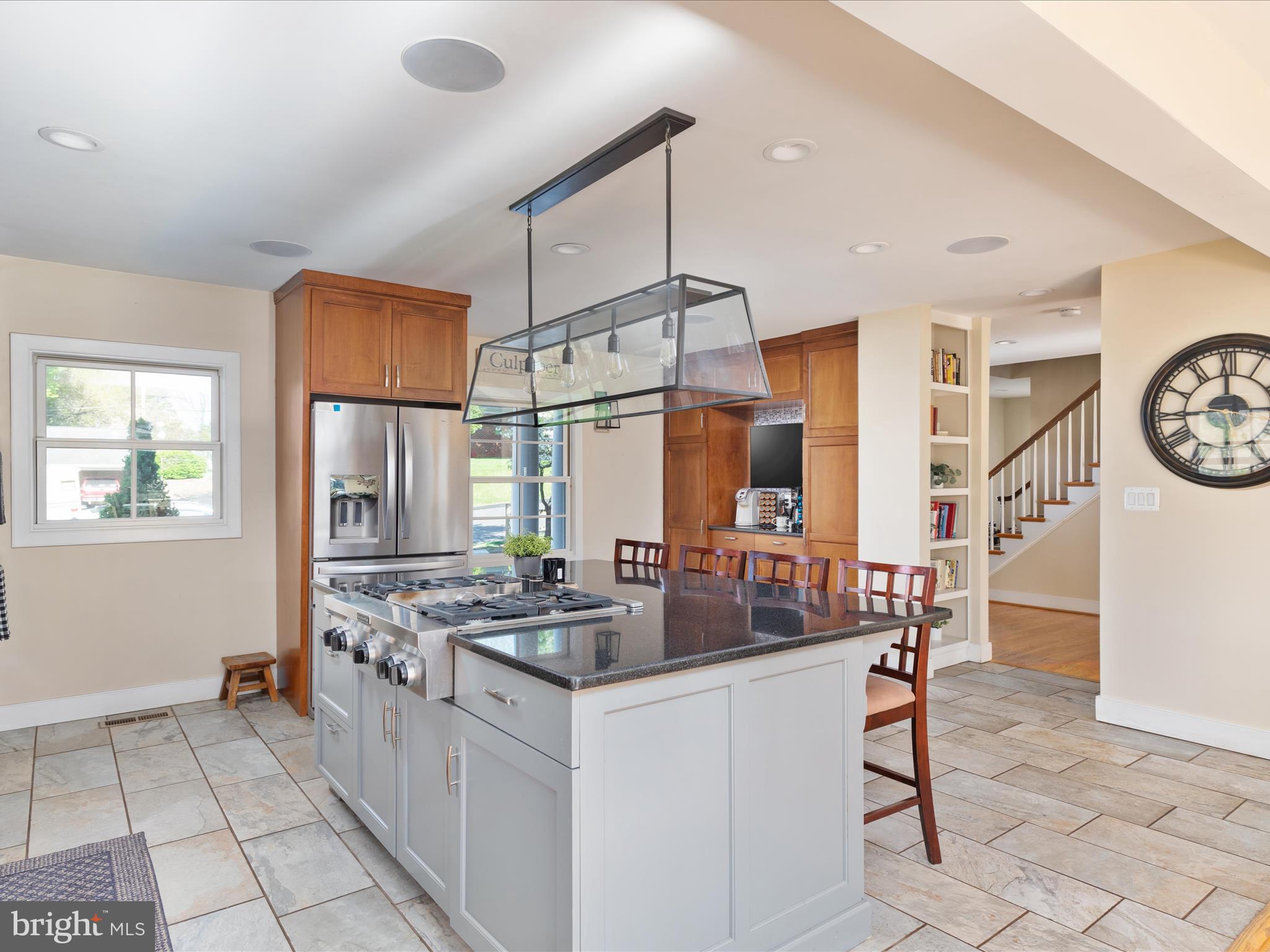 1126 Oaklawn Dr