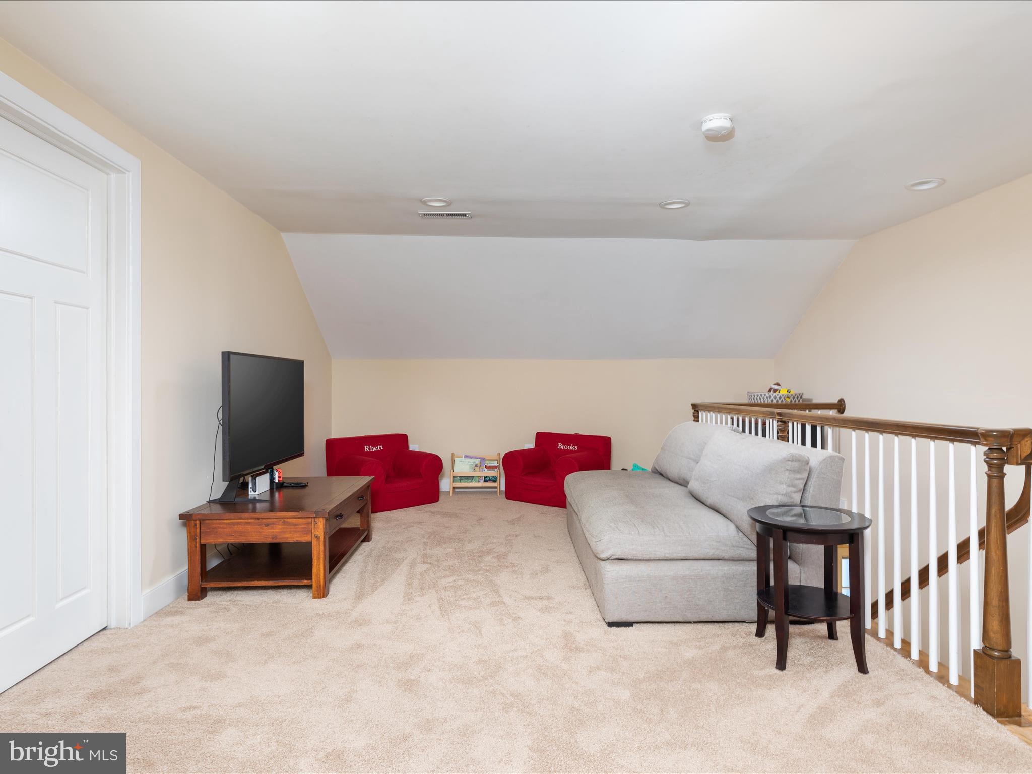 1126 Oaklawn Dr
