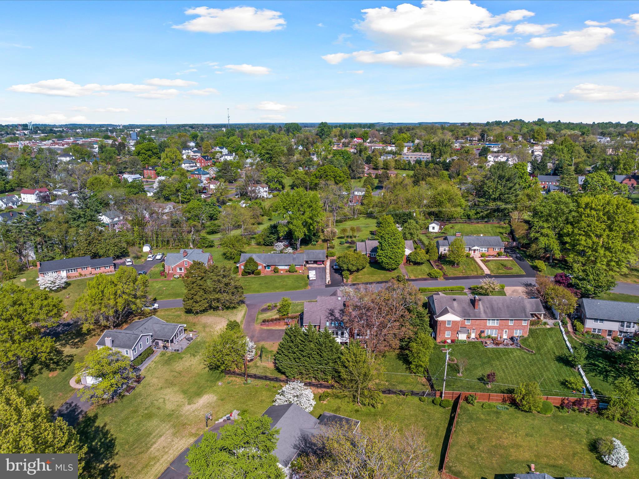 1126 Oaklawn Dr