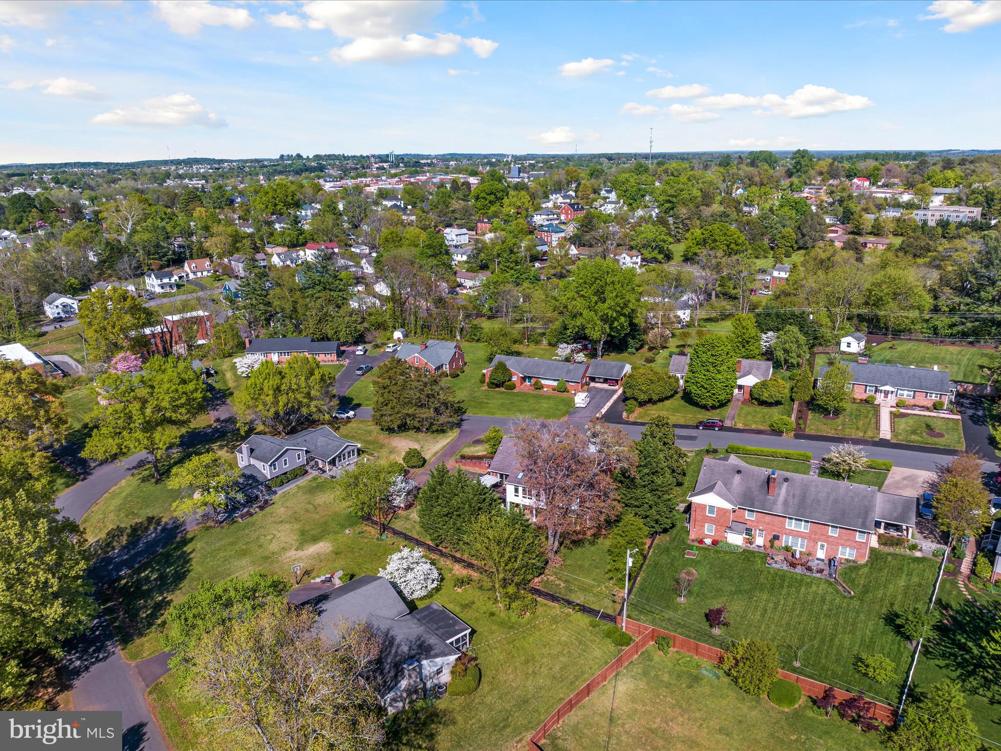 1126 Oaklawn Dr