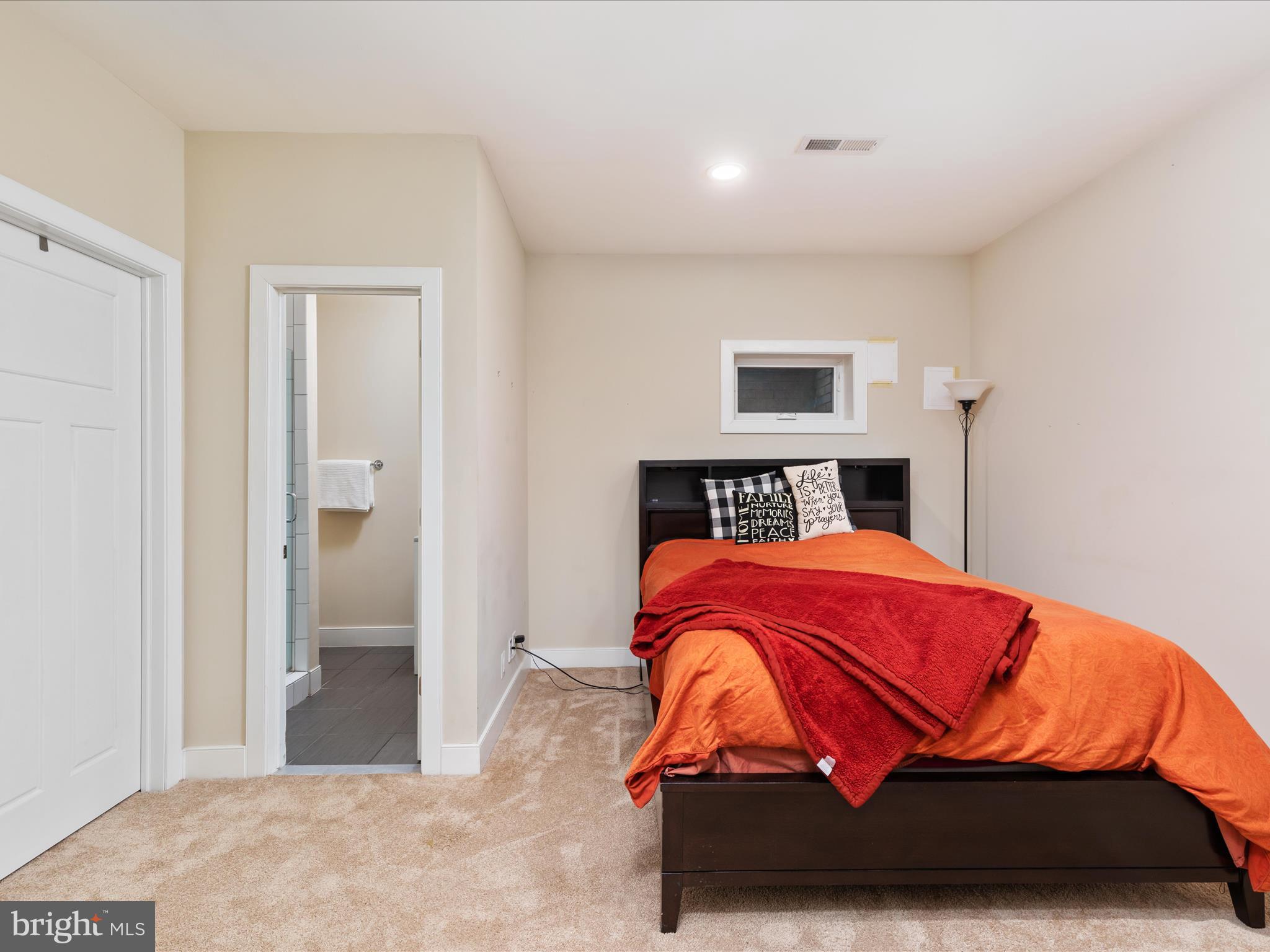 1126 Oaklawn Dr