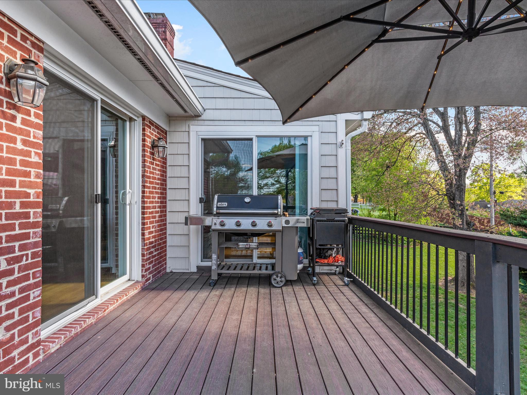 1126 Oaklawn Dr