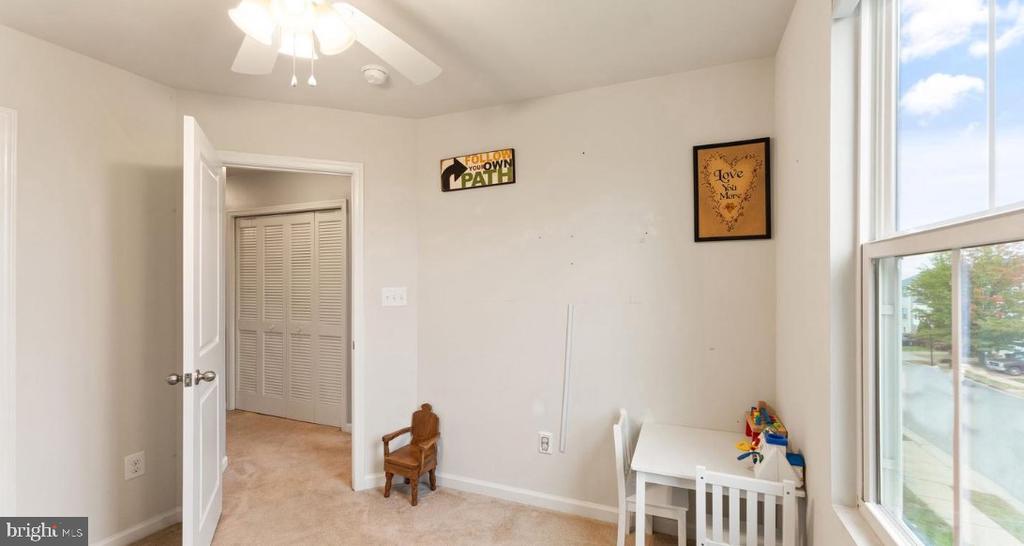 1901 CREPE MYRTLE LN