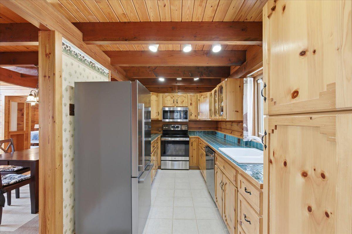 15240 SHEADS MOUNTAIN