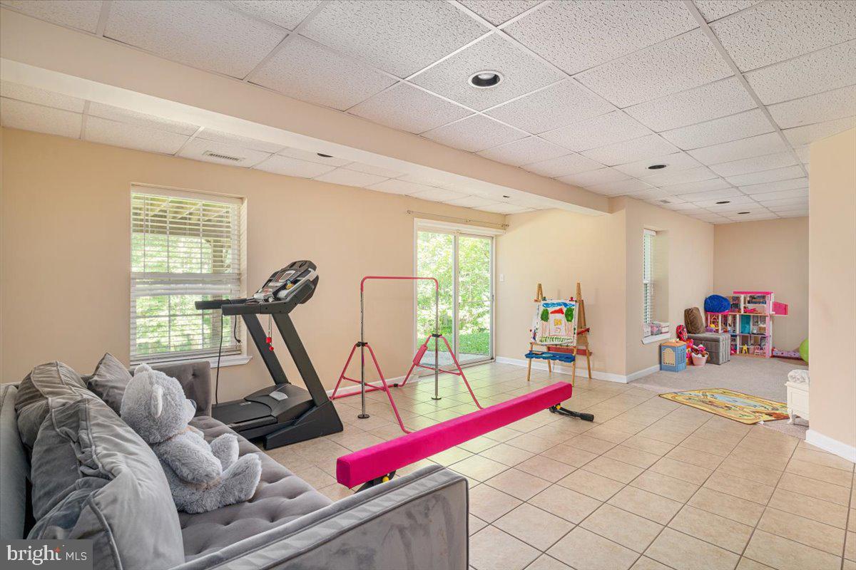 2300 SOMERSET DRIVE