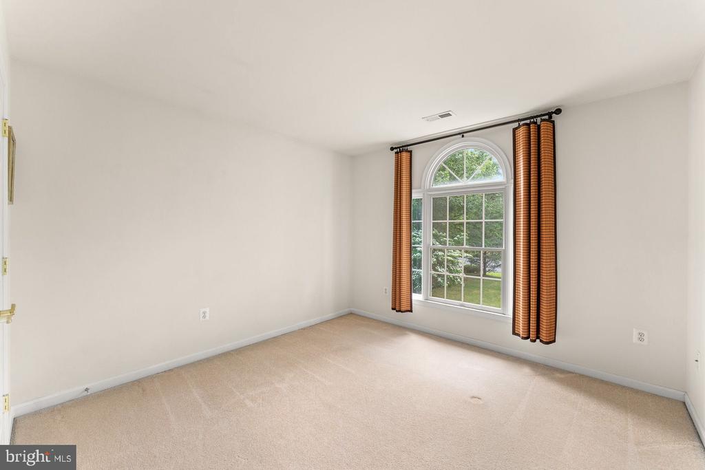 17277 KETTLEBROOK LANDING