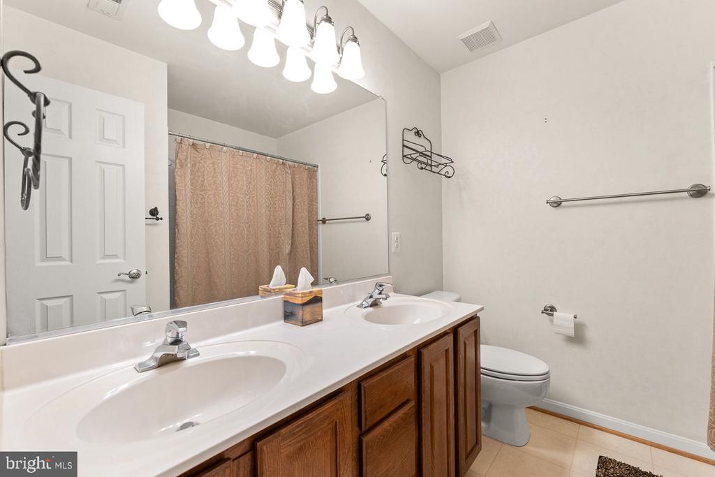 17277 KETTLEBROOK LANDING