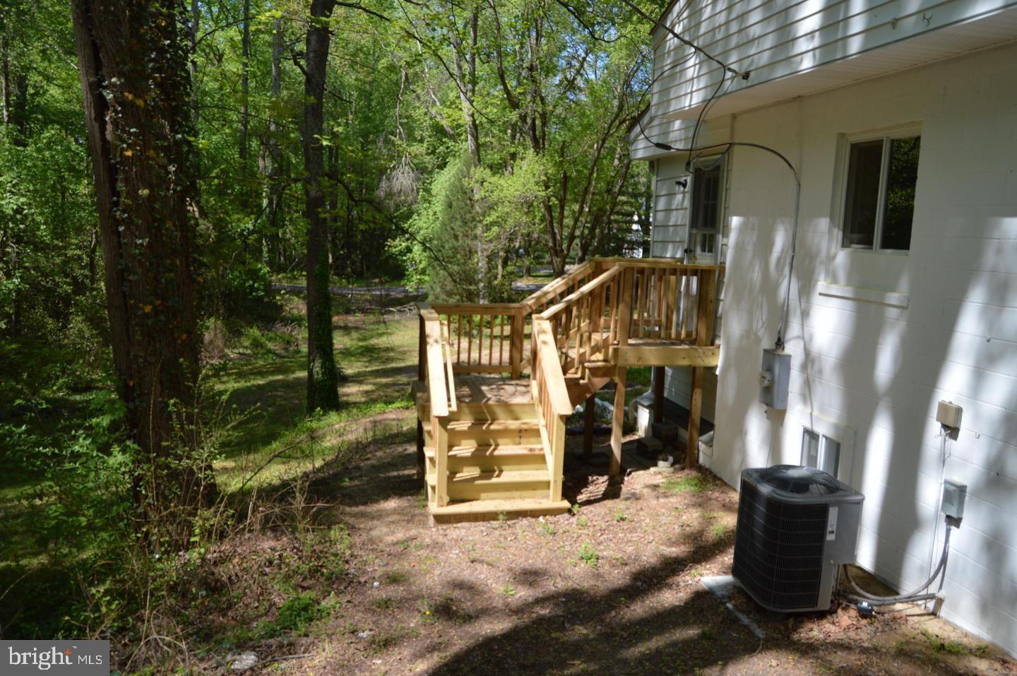 106 Cedar Ln