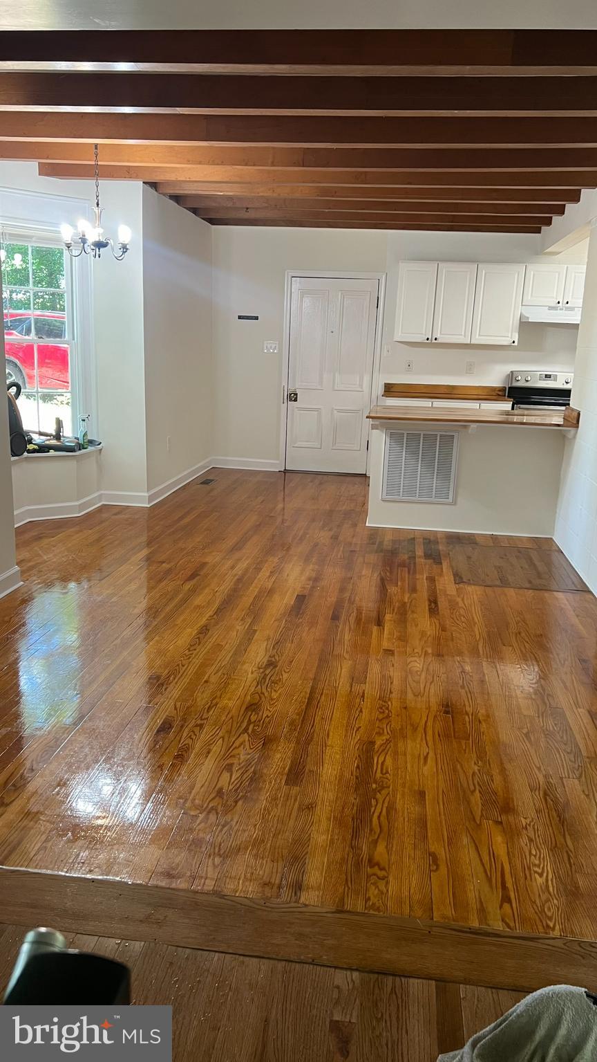 106 Cedar Ln