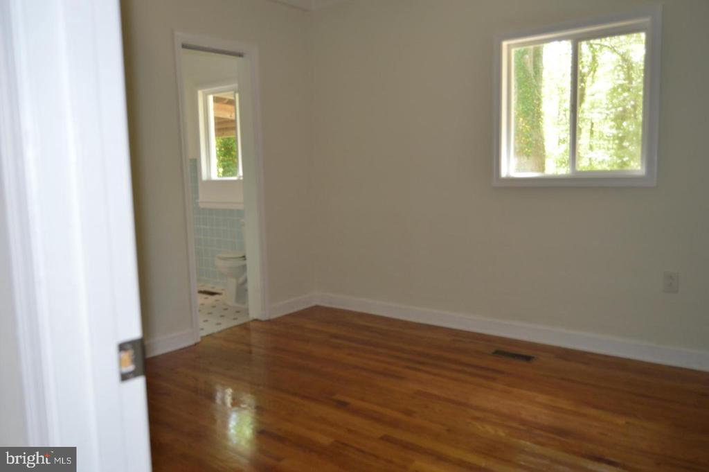 106 Cedar Ln
