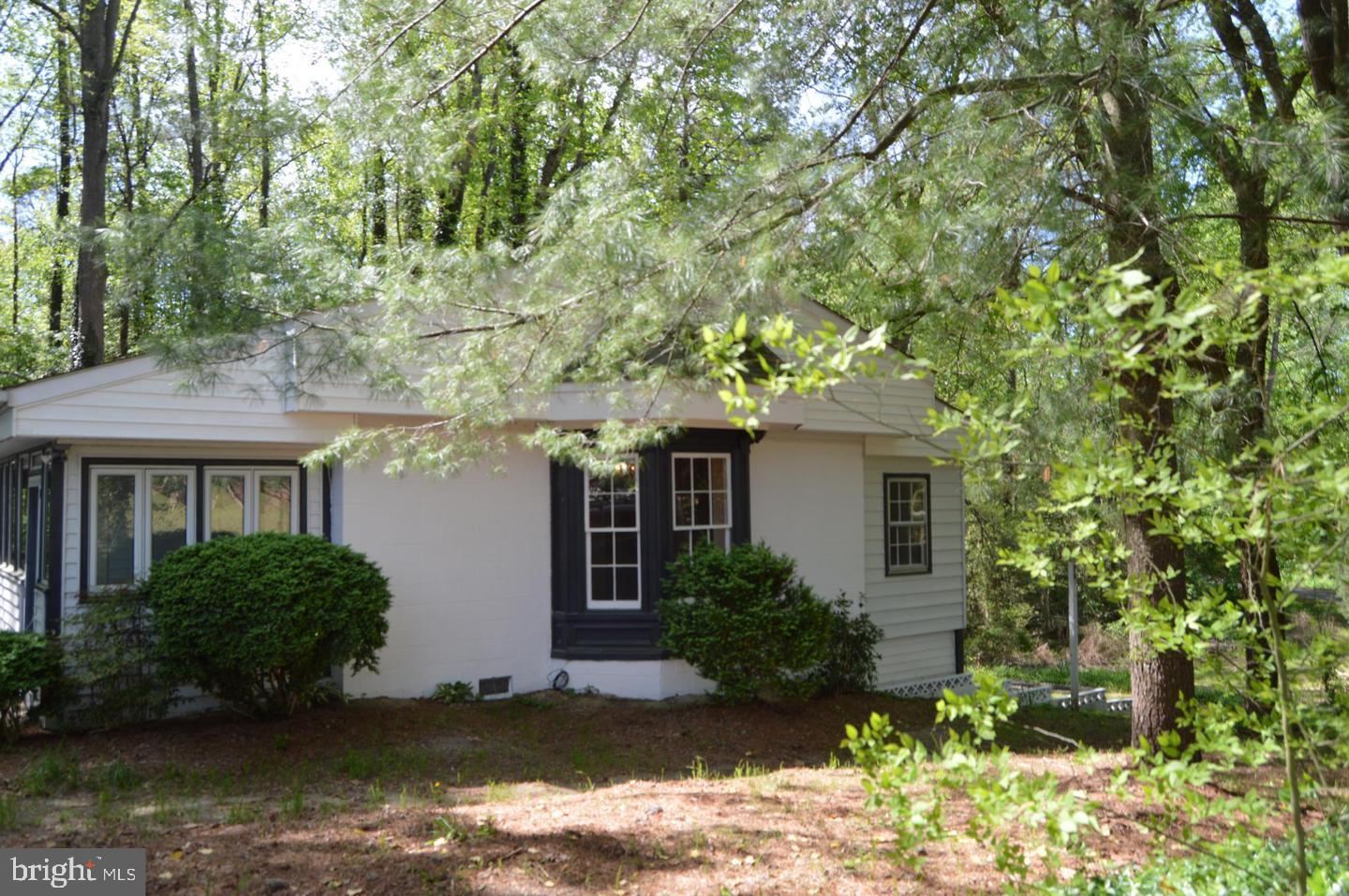 106 Cedar Ln