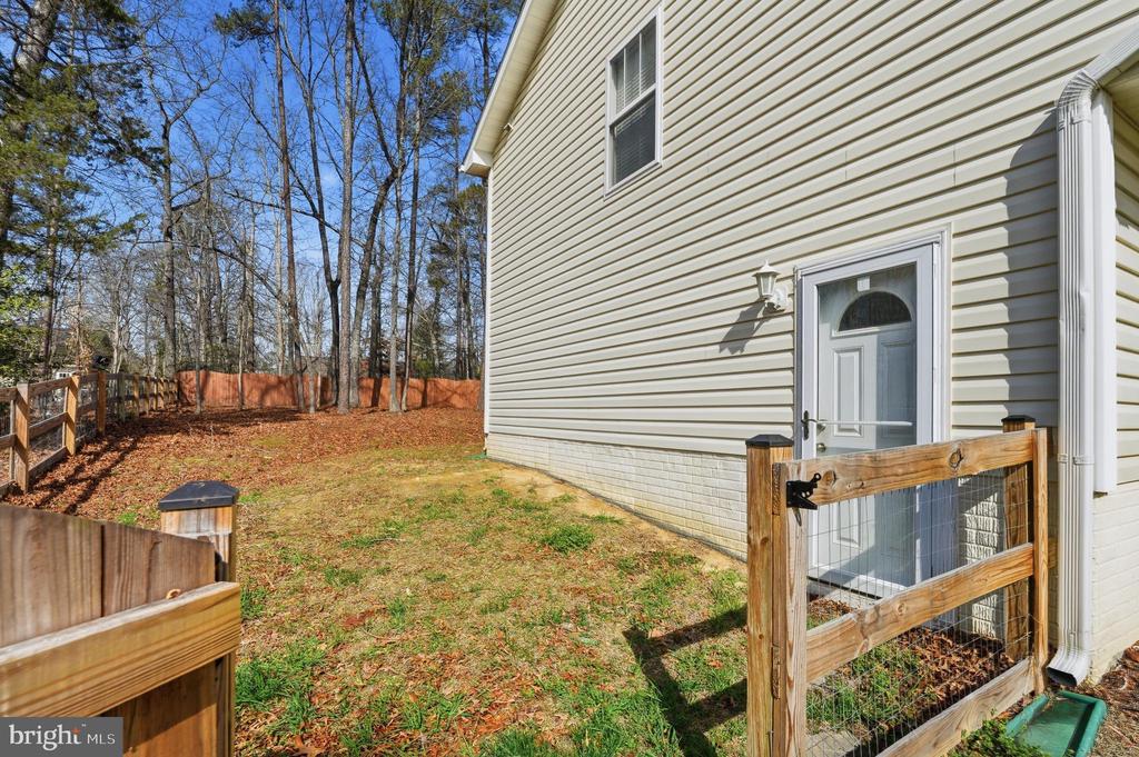 219 HOLLYSIDE DRIVE