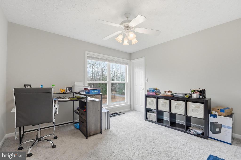 219 HOLLYSIDE DRIVE