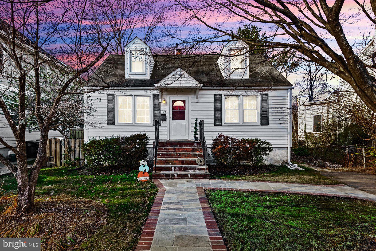 121 W Westmoreland ROAD