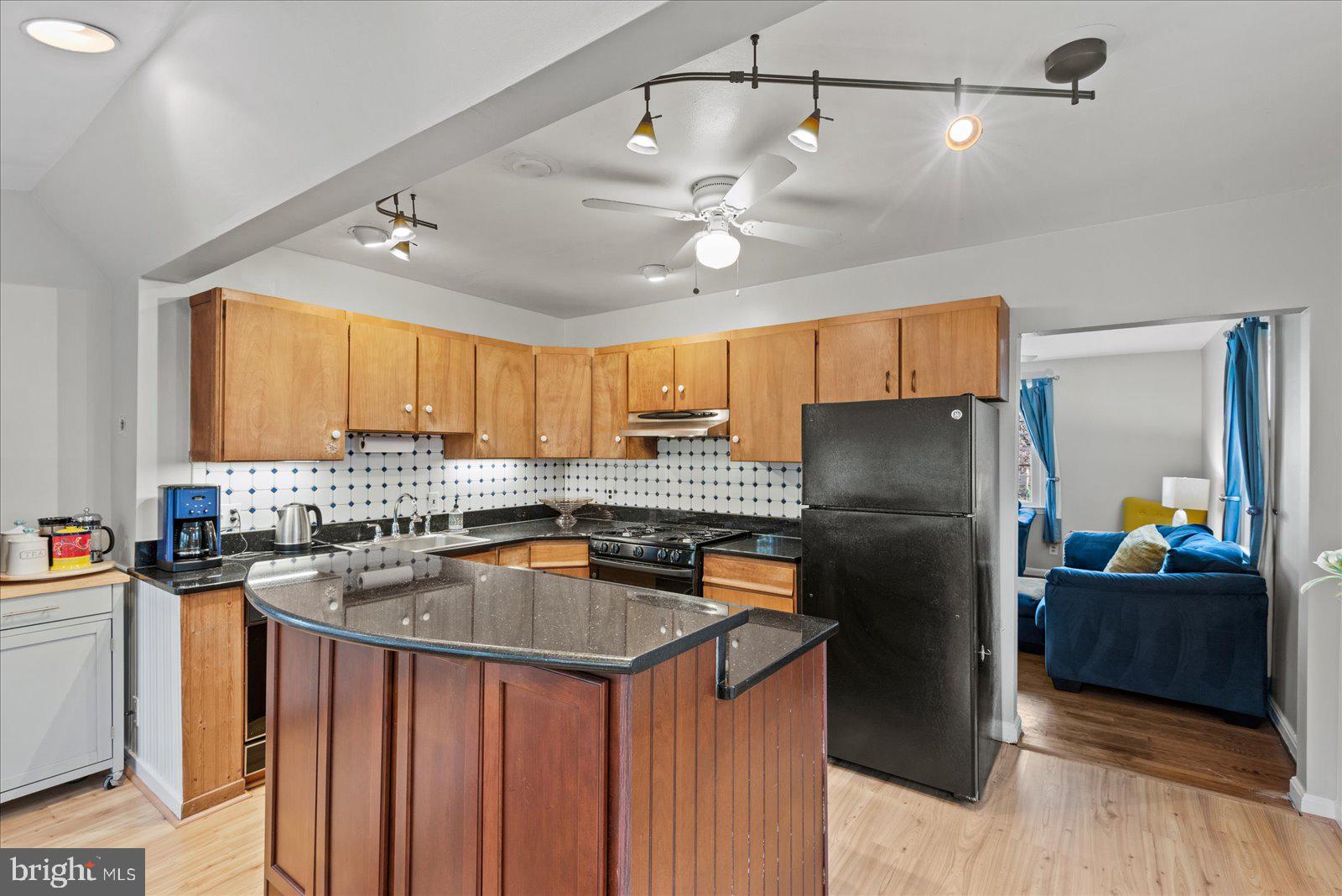 121 W Westmoreland ROAD