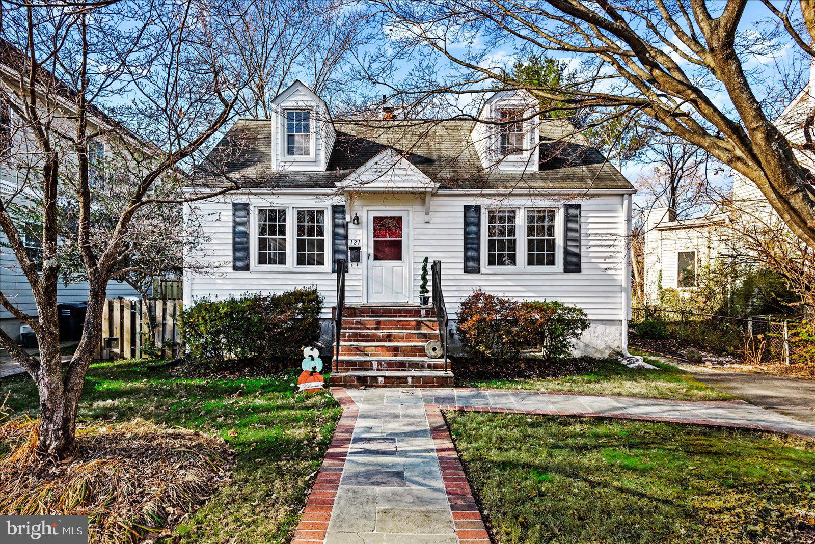 121 W Westmoreland ROAD