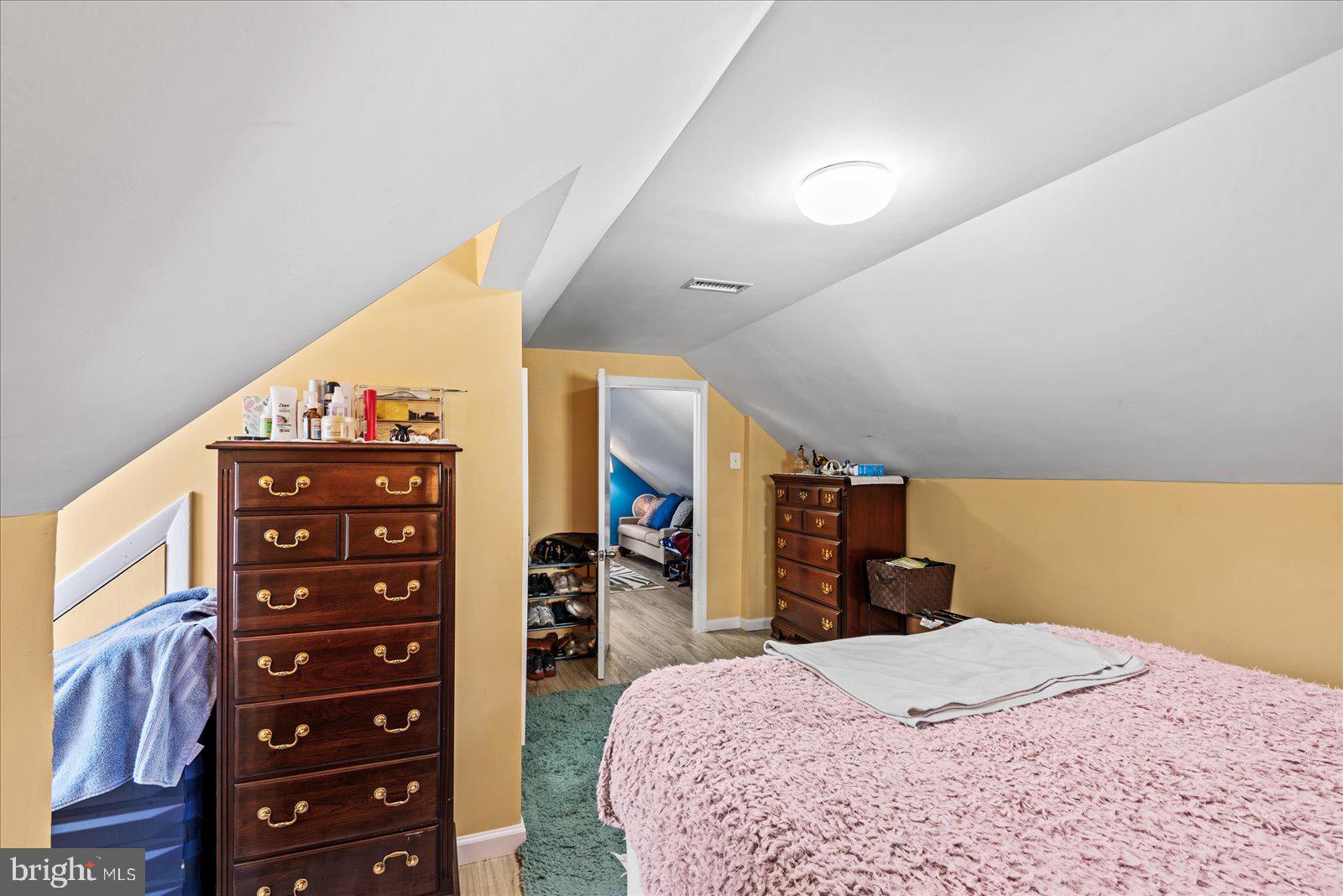 121 W Westmoreland ROAD