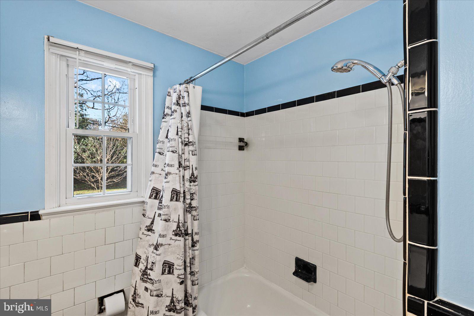 121 W Westmoreland ROAD