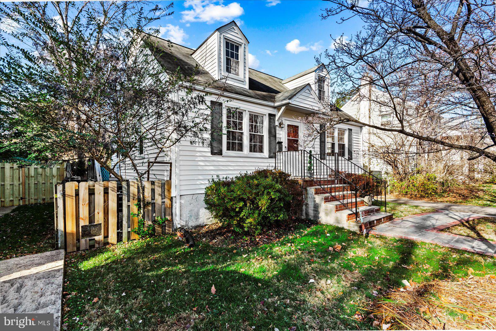 121 W Westmoreland ROAD