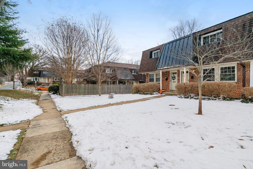 144 S Virginia Ave #31