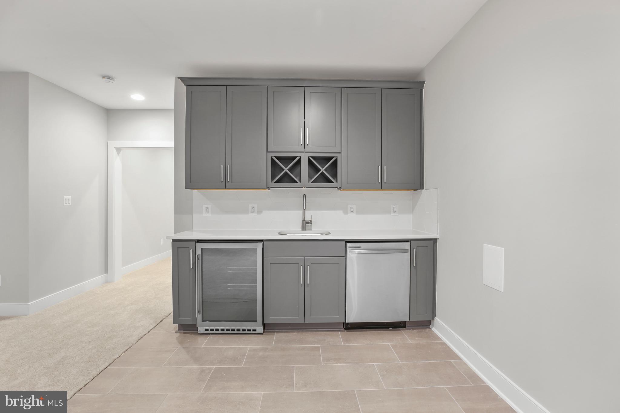 411 S VIRGINIA AVENUE