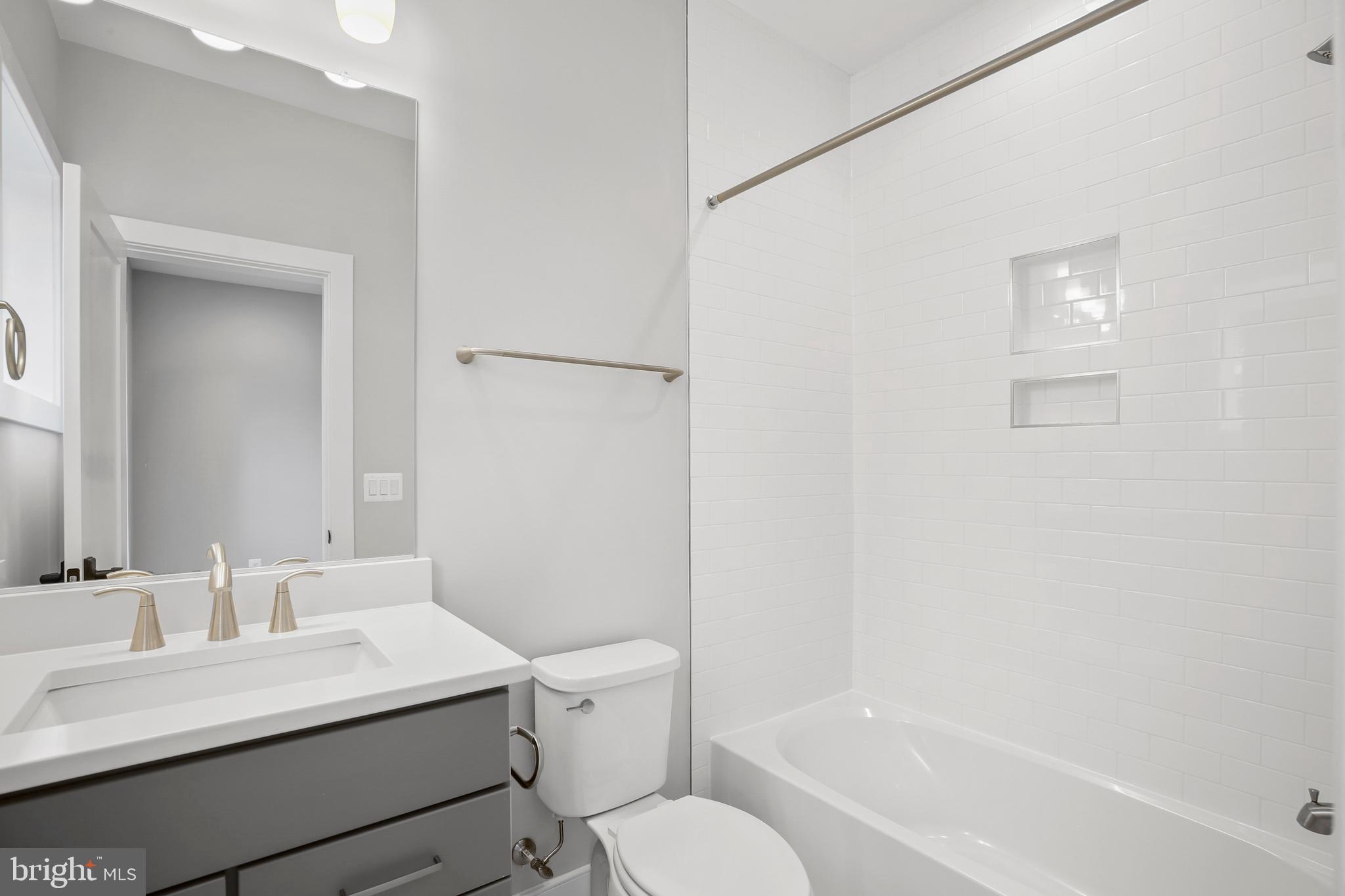 411 S VIRGINIA AVENUE